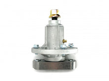 Load image into Gallery viewer, Spindle Assembly John Deere Repl OEM GY20050, GY20785